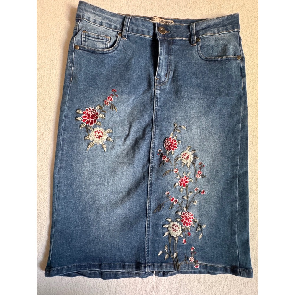 Sandpiper Petite Women 10P Blue Denim Floral Embroidered Skirt Knee Length